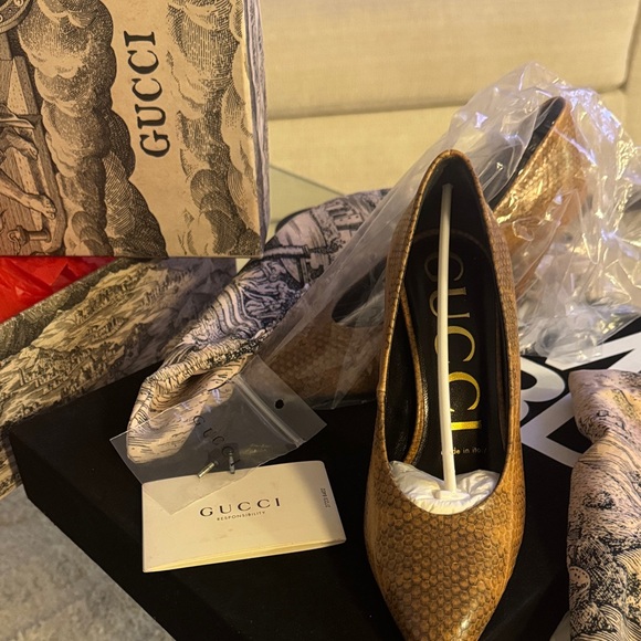 Gucci Women's Textured Brown Heels - Picture 1 of 3